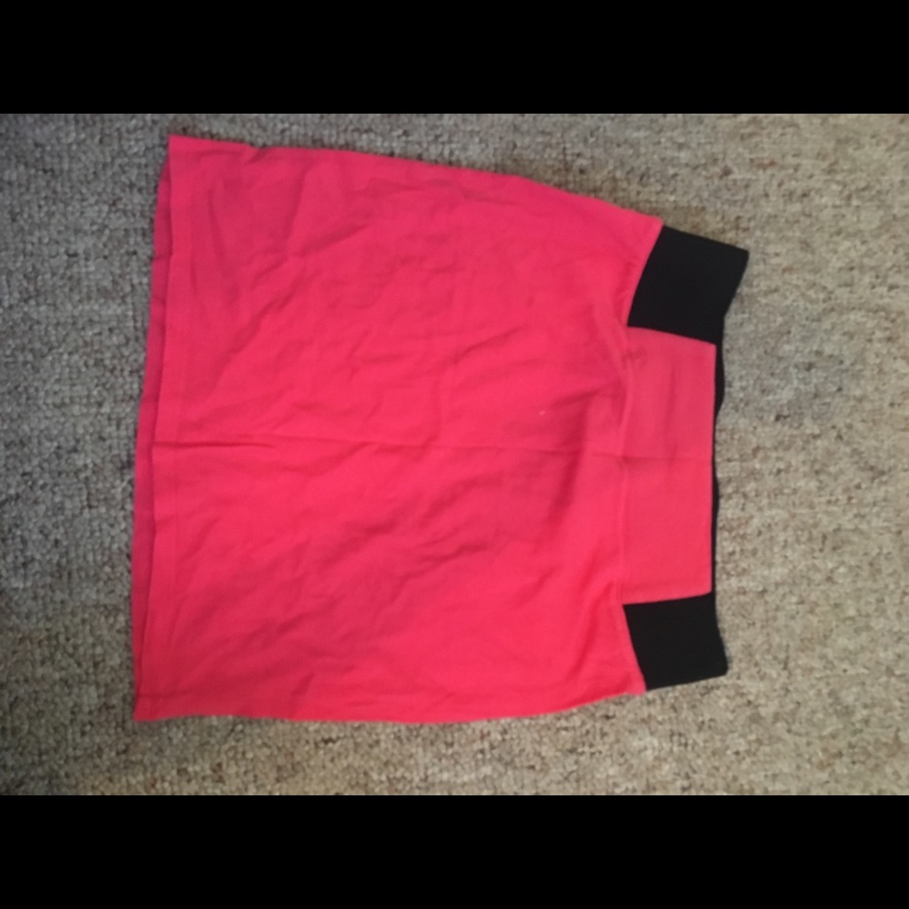 Mini skirts - Picture 4 of 5